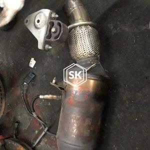 F10 520 N20B20B CATALYTIC CONVERTOR