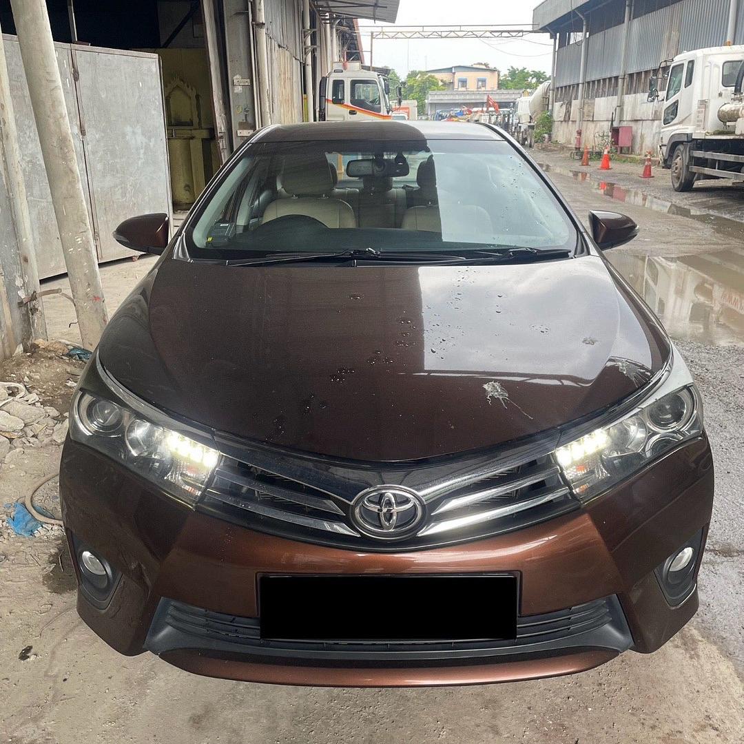 ALTIS ZRE171 FRONT HALF CUT