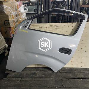 NV350 F/L DOOR