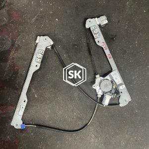 CABSTAR F24 WINDOW MOTOR REGULATOR