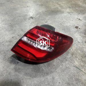 B200 W246 TAILLIGHT R