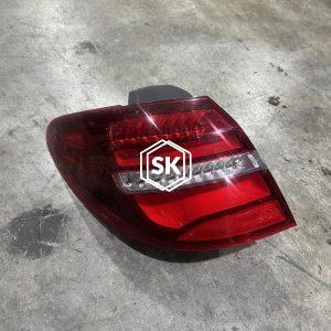 B200 W246 TAILLIGHT L