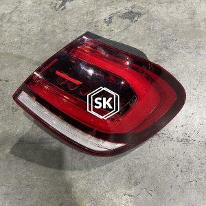 A180 W177 TAILIGHT (R)