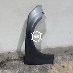 A4 B9 FENDER R