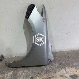 ALTIS ZRE141 FENDER L