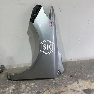 ALTIS ZRE141 FENDER L