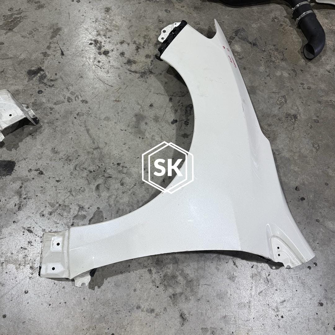 LEVORG FENDER L