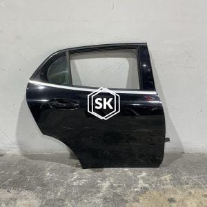 GLA180 W156 R/R DOOR