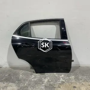 GLA180 W156 R/R DOOR