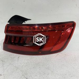 A4 B9 TAILLIGHT R