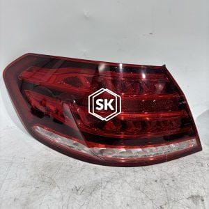 E250 W212 TAILLIGHT L