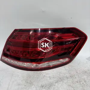 E250 W212 TAILLIGHT R