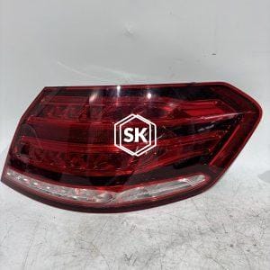 E250 W212 TAILLIGHT R