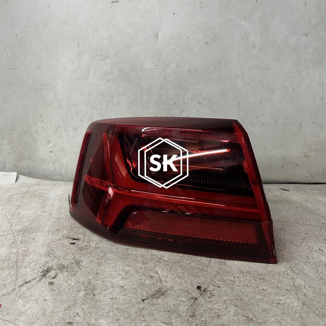 A6 15Y L TAIL LIGHT