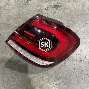 A180 W177 TAILIGHT (R)