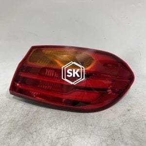 428 F32 TAILLIGHT (R)