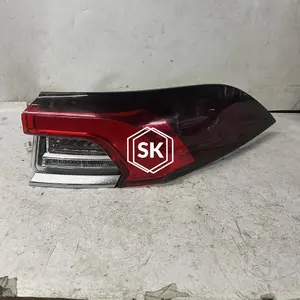 ALTIS ZRE21 TAIL LIGHT R