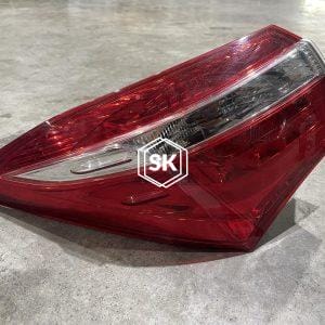 ALTIS ZRE171 TAILLIGHT L