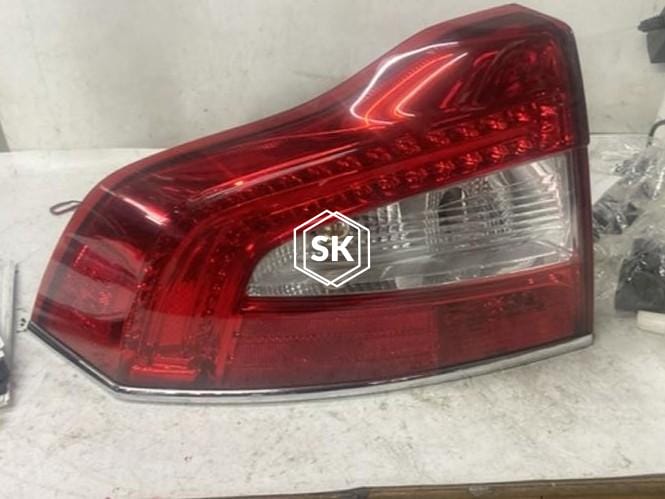 S80 14Y TAILLIGHT L