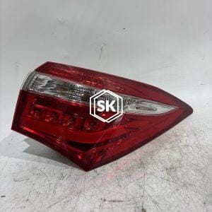 ALTIS ZRE171 TAILLIGHT R