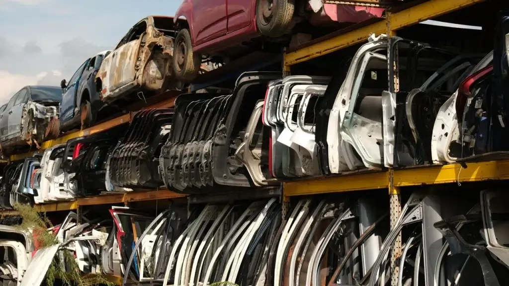 vehicle scrap yard singapore, Some parts for car after car scrapping