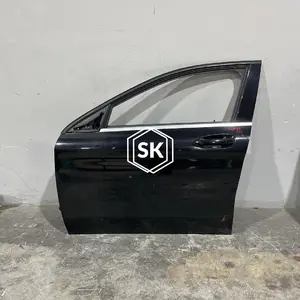 GLA180 W156 F/L DOOR