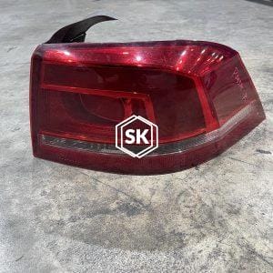 PASSAT 12' TAILLIGHT (R)