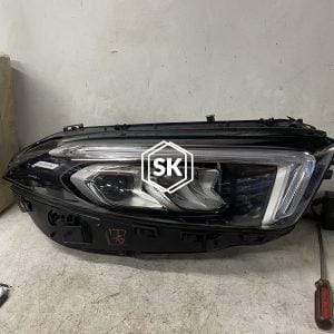 A180 W177 HEADLIGHT (RIGHT)