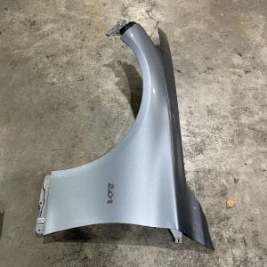 Q50 V37 FENDER L